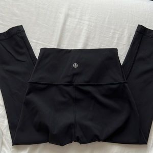 Lululemon Wunder Under 17”